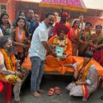 डॉ. सुबाष चंद्र की कृति ‘महामना मालवीय एवं हिंदू धर्म’ बनी आकर्षण का केंद्र, स्वामी चक्रपाणि जी महाराज को सप्रेम भेंट